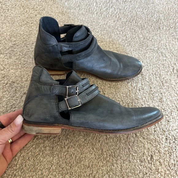 Free People Distressed Black Leather Shoes - Picture 2 of 12